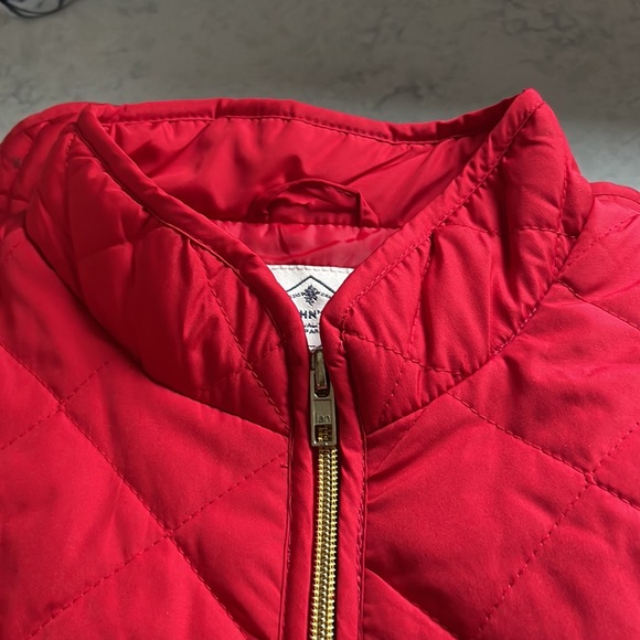 Red XL St John’s Bay vest with gold accents - Picture 6 of 6